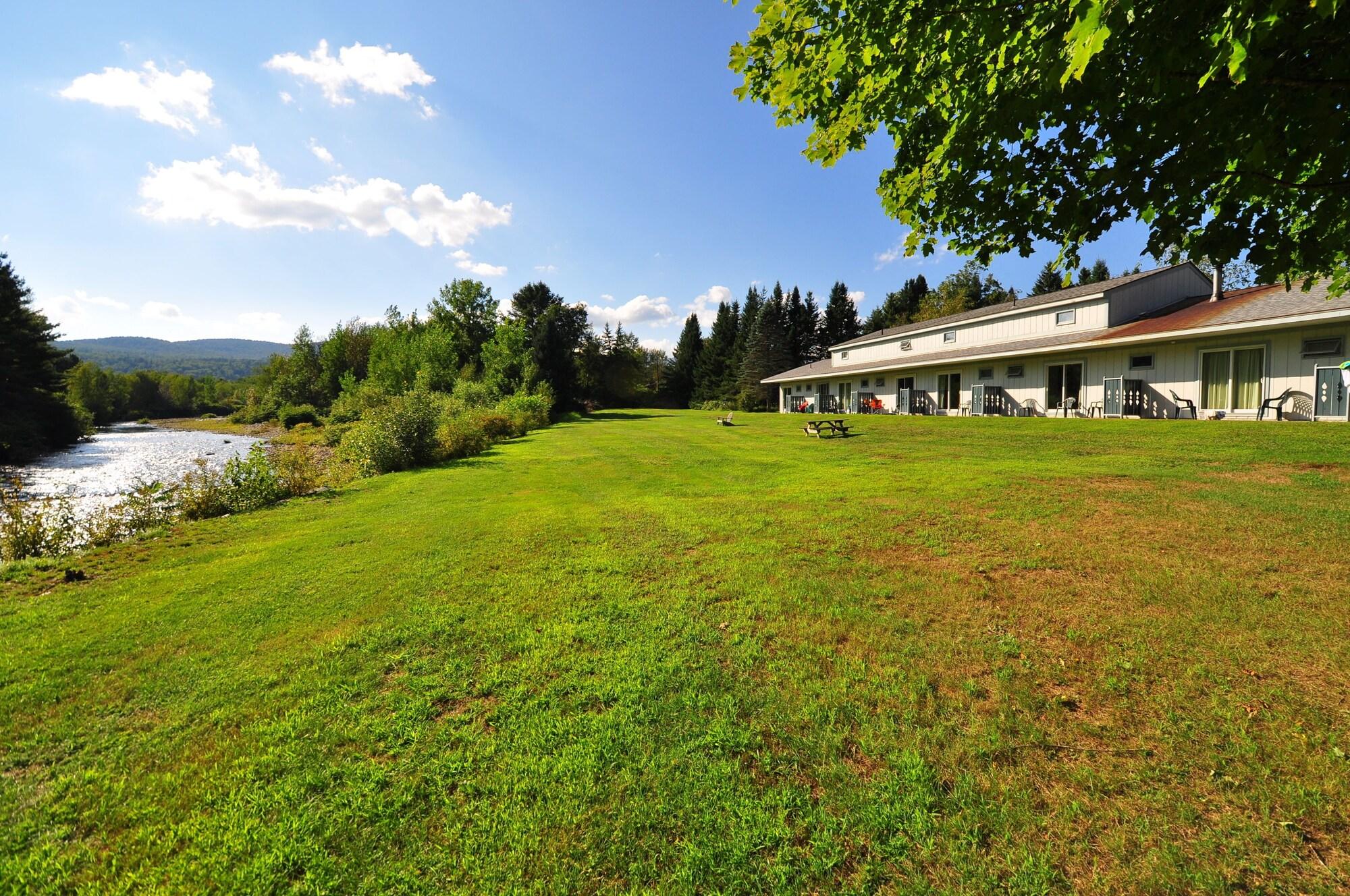 Sun & Ski Inn And Suites Stowe Εξωτερικό φωτογραφία